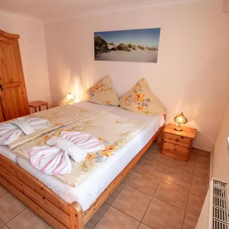 Langfeld, Christa 아파트 *